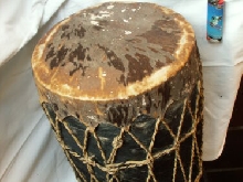 Ancien tambour djembé, tambourin,  tamtam,  africain bois peau 