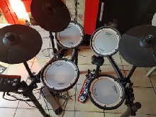 Roland TD-1 DMK V-Drum Set + Millenium PD-122 Pro Bass Drum Pedal